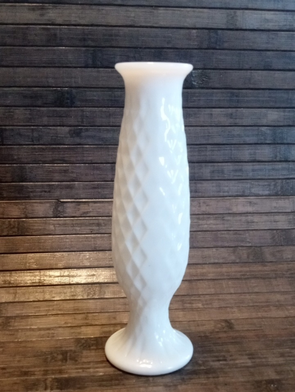 E.O. BRODY CO Elegant White Ceramic Bud Vase with Diamond Texture